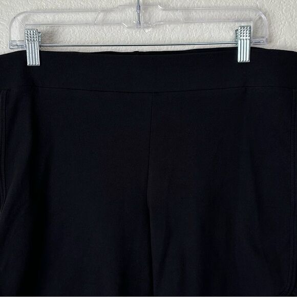 Torrid Black Signature Waist Dolphin Hem Bike Short - Picture 3 of 12